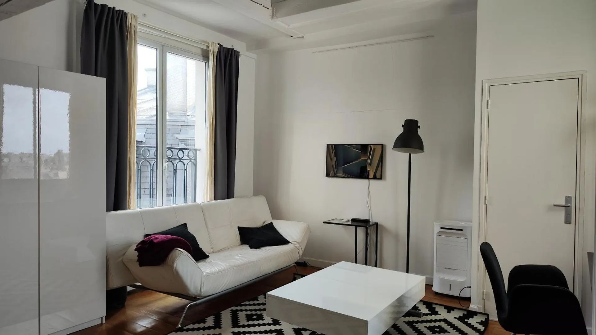 Avenue Niel - Paris 17 - 2170 Apartment